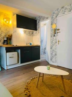 Petit cocon hyper bien placé Caen - 1