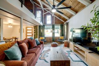 Walk to Historic Dtwn Frisco! Updated A-Frame Home - 3