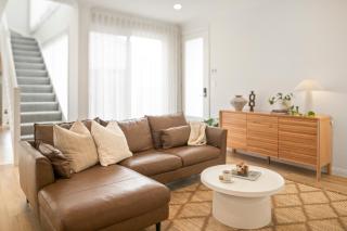 The White House near beach & shops - 7