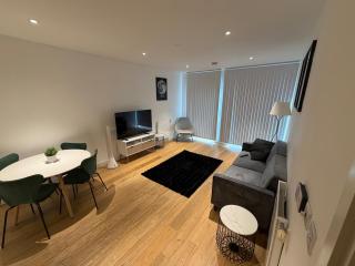 Stunning Deluxe Apartment near Canary Wharf - London - 0