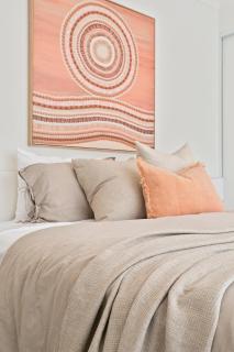 The White House near beach & shops - 3