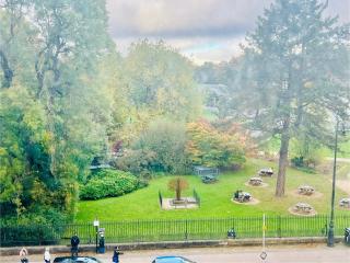 Heart of West End apartment, Glasgow - 8