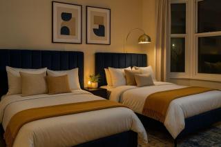 3 Bedrooms Homely House with Garden, Sleeps 6 Comfortably with 4 Double Beds, Newcastle, Free Street Parking, Business Travellers, Contractors, & Holiday Goers, Near all Major Transport Links in Newcastle & City Centre - 3