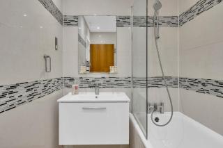 1-Bedroom Apartment in Central Balham - 9