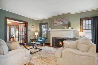 Walk to Notre Dame Harter Heights Hideaway - 7