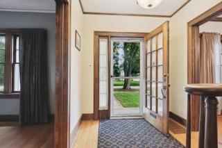 Walk to Notre Dame Harter Heights Hideaway - 5