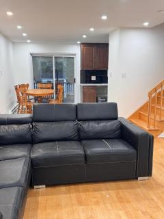 Charming Family Home in Peaceful Laval - 7