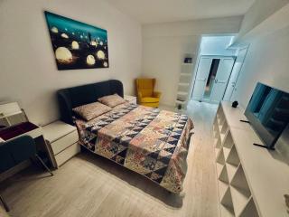 Lakeview Skyline with free parking - 7