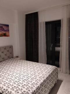 Lakeview Skyline with free parking - 6