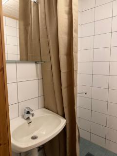 Neat studio apartment with private entrance - 7