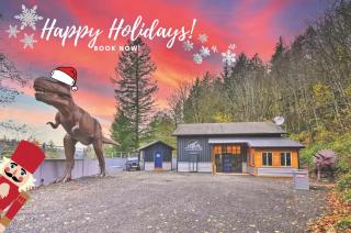 Jurassic-Themed Retreat - Games, Unique Experience - 0