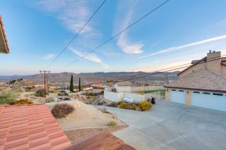 The Maharaja Retreat with Hot Tub and EV Charger! - 7