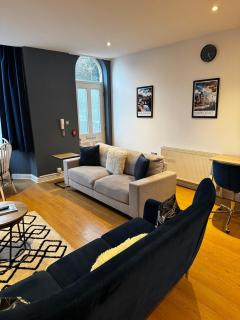 Spacious 3 bed Parking, Long stay , Relocators - 7