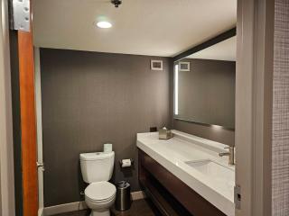 Easy access unit at the main strip - 9