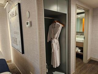 Easy access unit at the main strip - 7