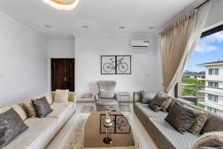 Luxury & Classy 2Bedroom Apartment - 9