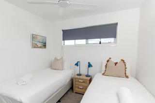 Breathe Coolum - coastal calm, walk to everything - 3