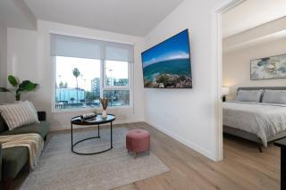 5-Star West Hollywood Living | Modern & Central - 2