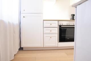 Central Renovated Apartment with River View - 5