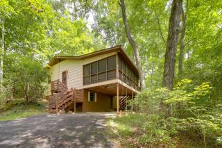Smoky Mtn Hideaway Screened Porch and Fire Pit - 8