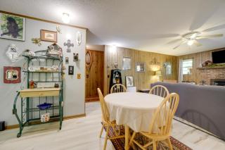 Smoky Mtn Hideaway Screened Porch and Fire Pit - 5