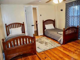 3,000 Sq Ft Historic Colonial Minutes from Okemo with Direct VAST Trail Access - 8