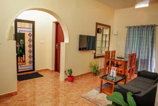 Orange Villa -3 AC Rooms Near Airport - 0