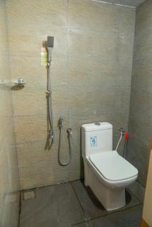 Orange Villa -3 AC Rooms Near Airport - 7