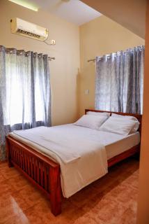 Orange Villa -3 AC Rooms Near Airport - 1