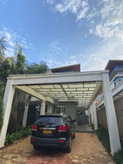 Eddie Homes Rwanda - 0