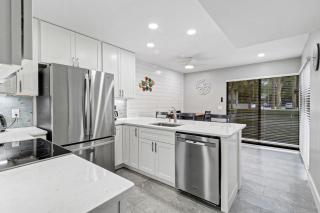 802 Harbourmaster Villa Pool Golf View Bike to Beach - 4