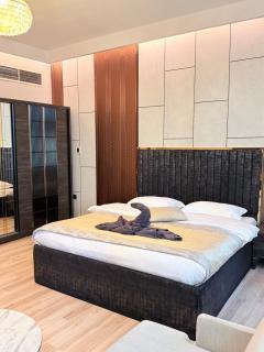 Best Place Holiday Home IIII Free Parking - 3