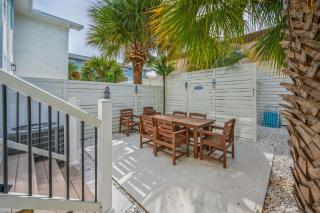 Unit C Beachwalk Pool Access Sauna Mini Golf - 1