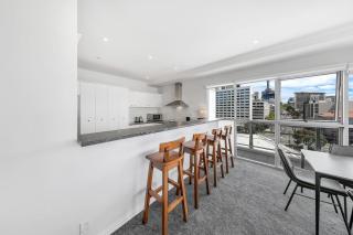 QV Stays Waterfront 2 Bed 2 Bath at Princes Wharf - 6