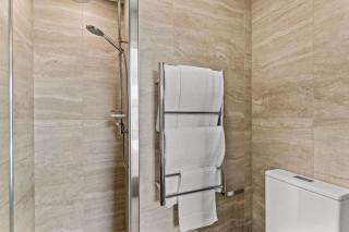 Modern Townhouse - Parking - Backyard nr Ponsonby - 2