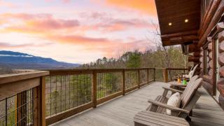 Pinnacle Chalet by AvantStay Luxury Cabin w Panoramic Views Fireplace Game Room - 7