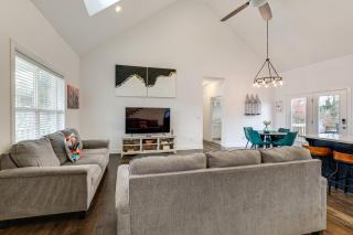 Hot Tub and Yard Temptation Stays Home in Roanoke - 6