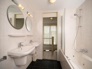 Stylish Villa by the Lake - 2