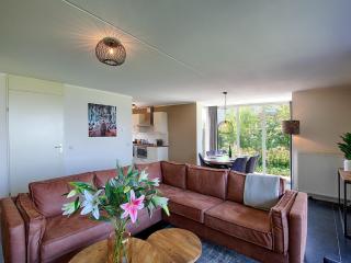 Villa with Lake Views - 6