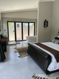 Eagle's Retreat - Marloth Park - 4