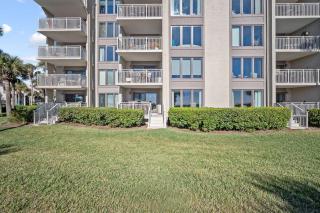 Oceanfront Villa, No Stairs, Pool, Patio, Steps to Coligny - 1