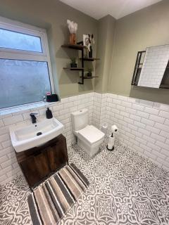 Spacious 3 Bed Home - Cramlington - Free Parking - Pets Welcome - 3