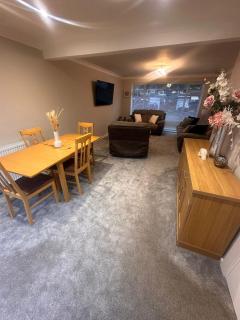 Spacious 3 Bed Home - Cramlington - Free Parking - Pets Welcome - 9