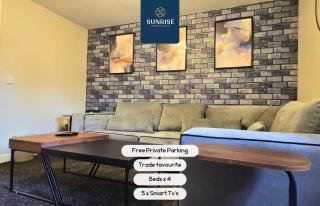 Law 2 - Newly Renovated Apartment, 4 Bedrooms, 2 Bathrooms, Fully Equipped, For More Info Ask SUNRISE SHORT LETS - 0