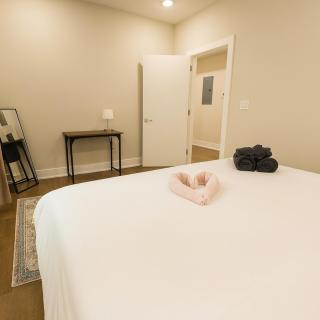 1Bed1Bath-CentralKingBed,WD,WIFI - 5