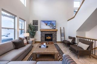 Luxury 4BD Retreat at Jordanelle, Private Hot Tub, Amazing Amenities - 7