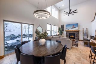 Luxury 4BD Retreat at Jordanelle, Private Hot Tub, Amazing Amenities - 5