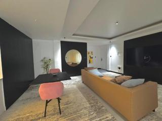 IVORY luxirious Home - 8