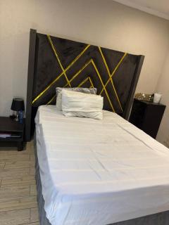 Crystal on Edith - 6