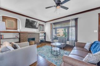 Modern & Cozy 2BR Retreat Near West Blvd - 1